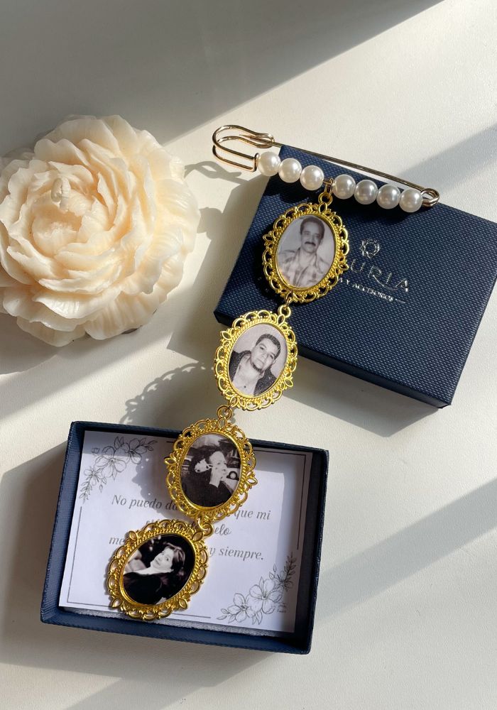 Broche Dorado con Perlas
