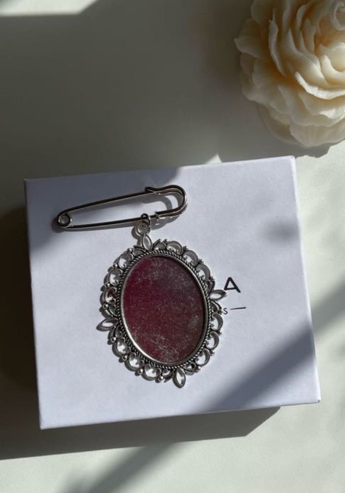 Broche Plateado Grande