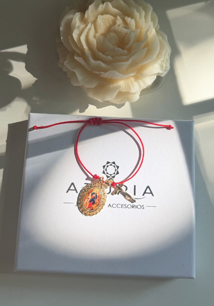 Pulsera Roja Nudos con Cruz
