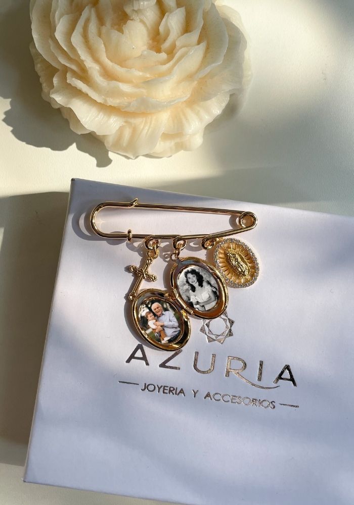 Broche Dorado Virgen Zirconia