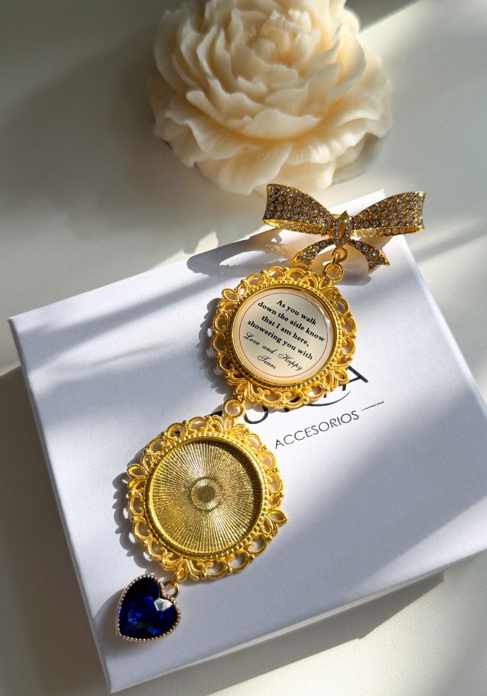 Broche Relicario de Cristal y Moño