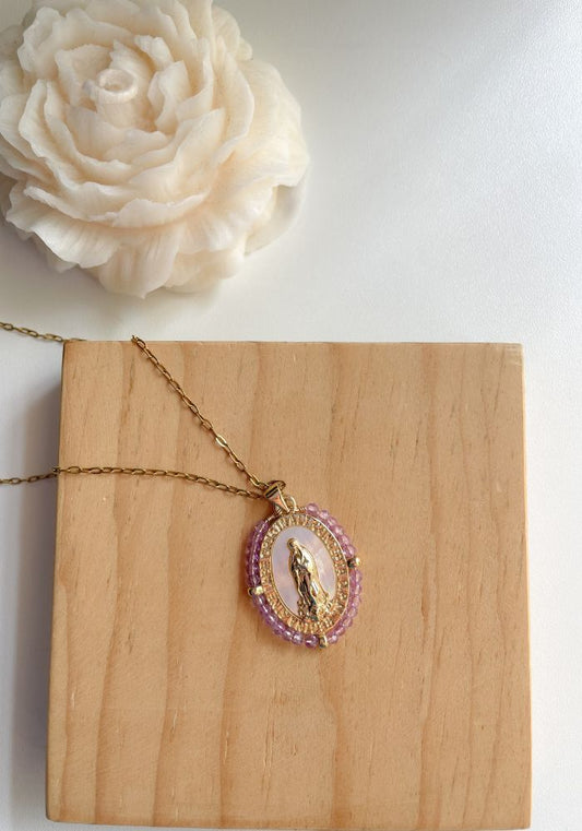 Collar Bordado Vigen Milagrosa
