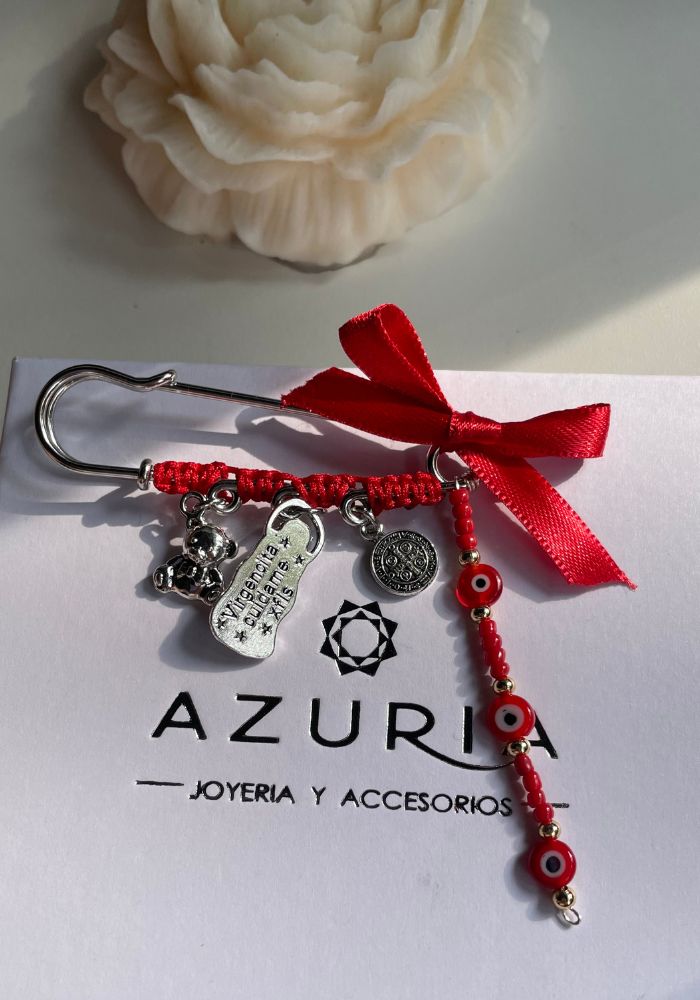 Pin Maternidad Virgencita con Hilo